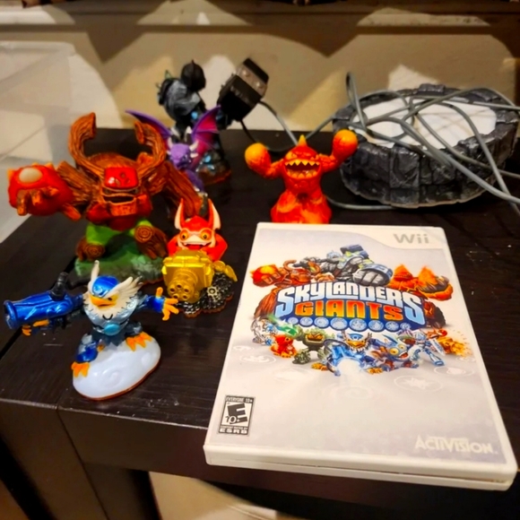 SKYLANDER bundle - Picture 1 of 6